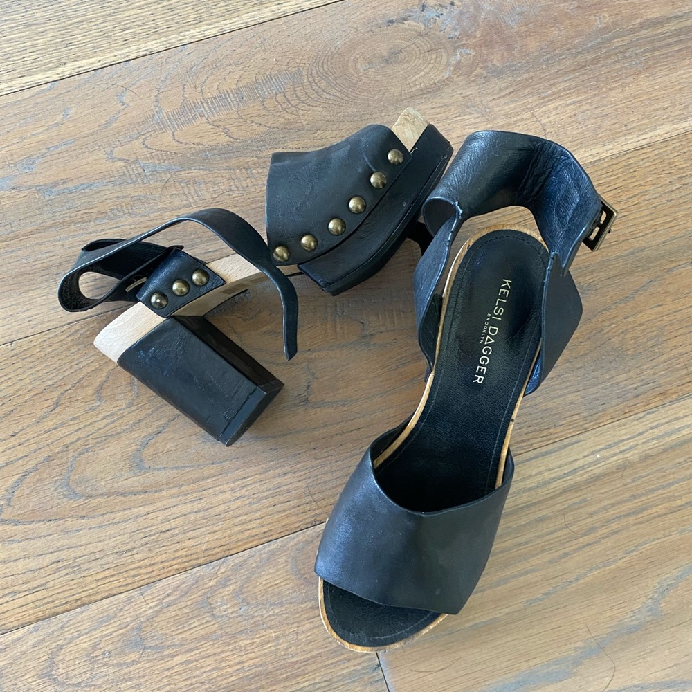 Kelsi Dagger chunky heel